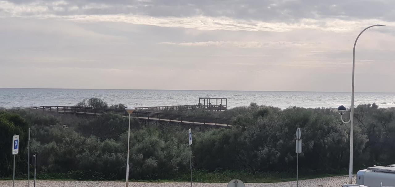 Monte Gordo T2 Frente Mar Apartment Bagian luar foto
